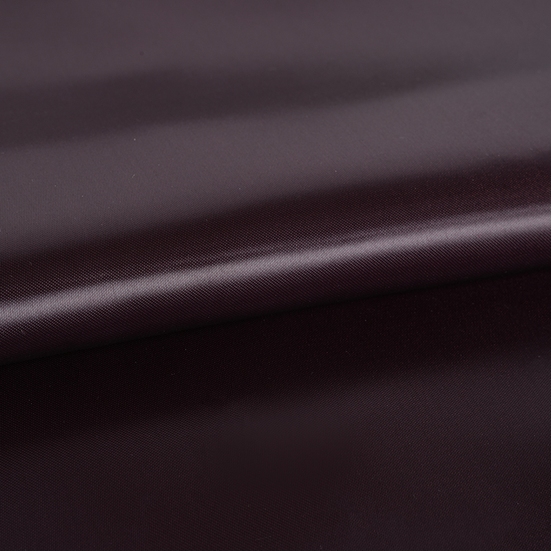 ผ้าซาตินประจุบวก