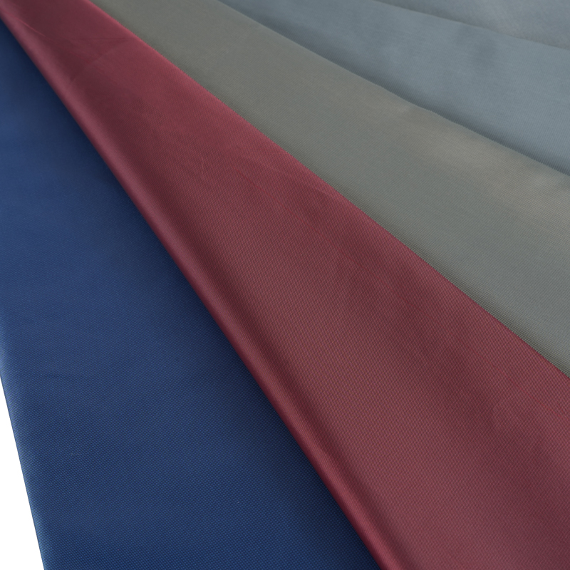 ผ้าทอลายทแยงโพลีประจุบวกละเอียด 100%